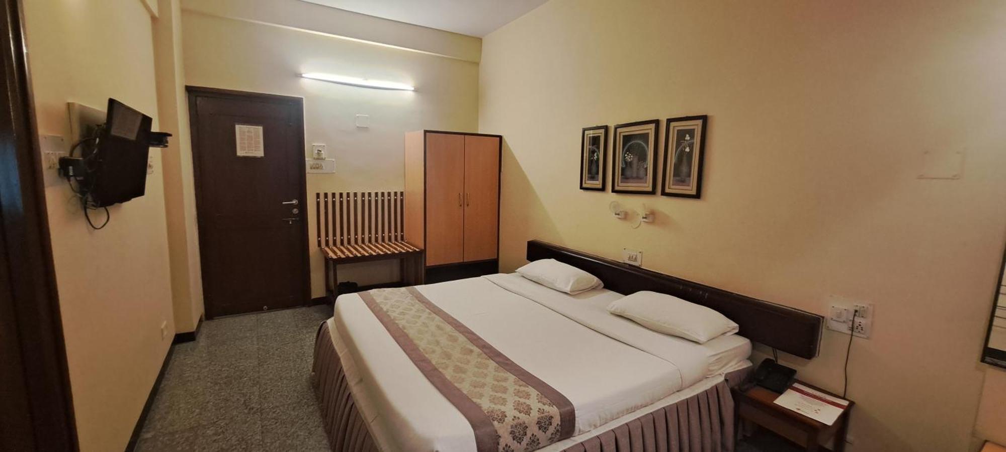 Hotel Swaroop Pune Exterior foto