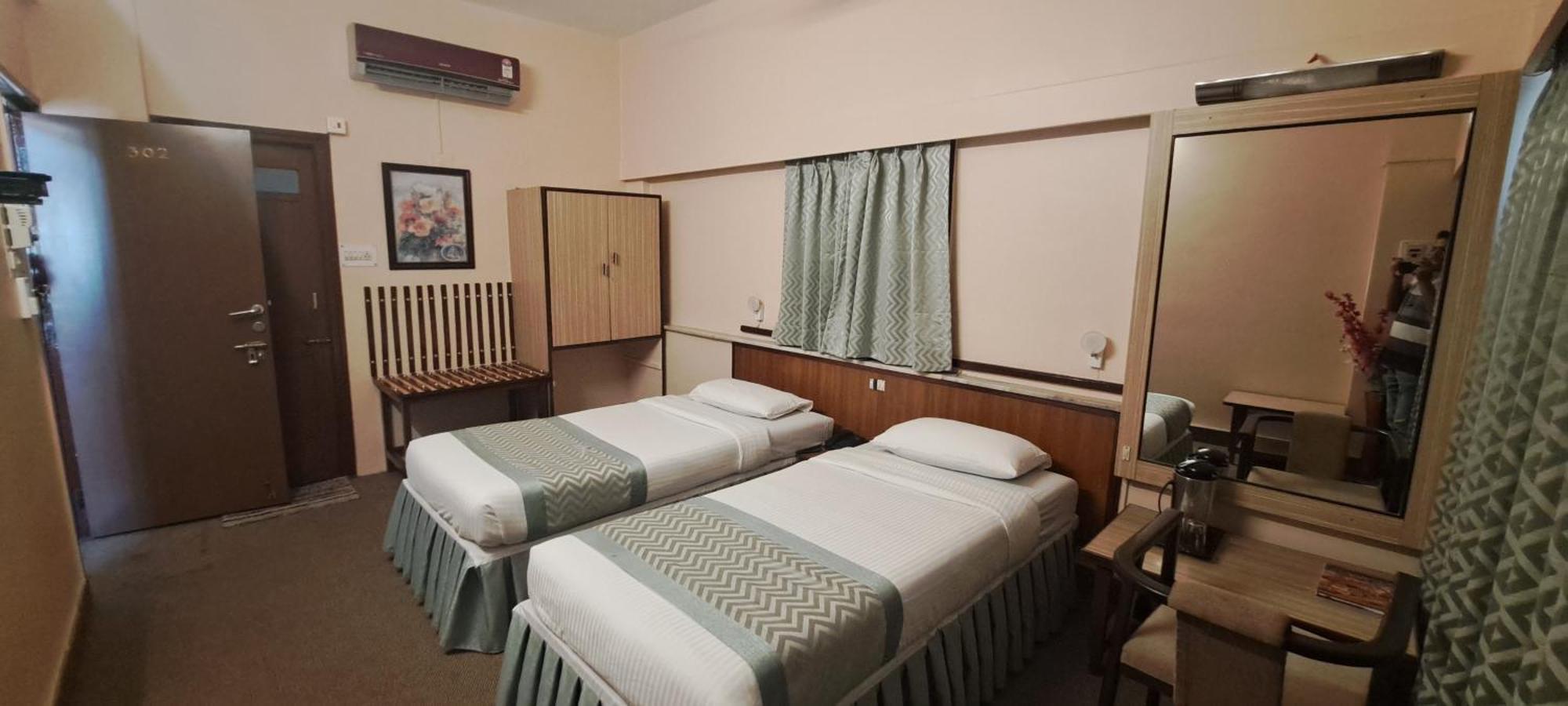 Hotel Swaroop Pune Exterior foto